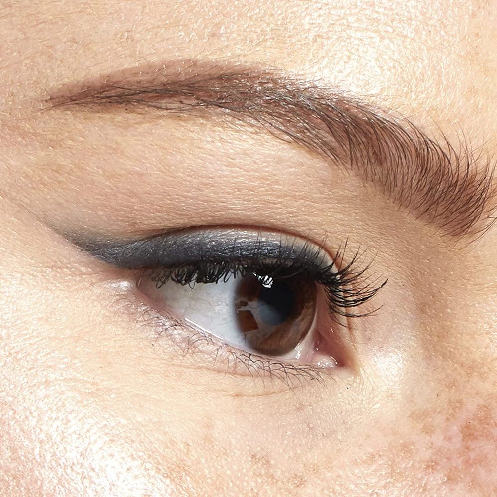 قلم تحديد العيون اسود /01